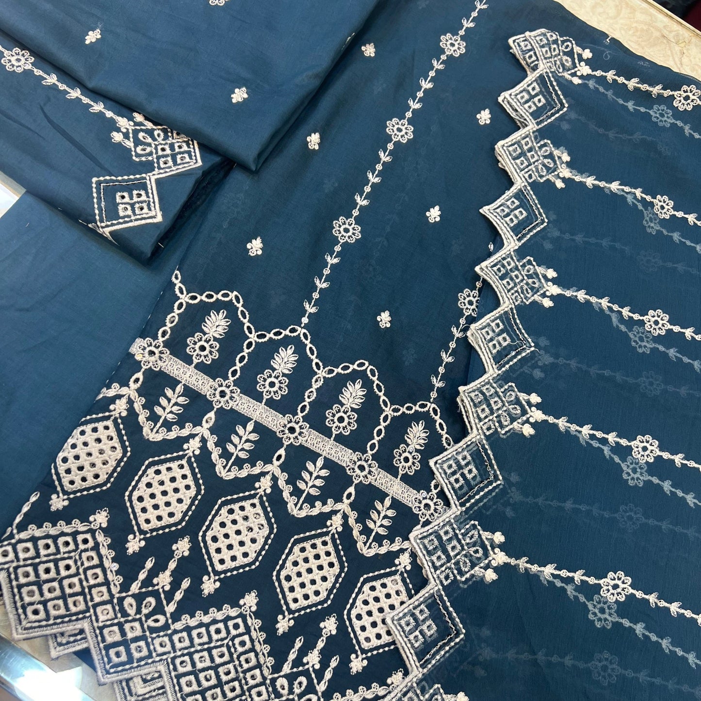 Ocean Mist Elegance Lawn Suit Embroidered Chiffon Dupatta – Unstitched