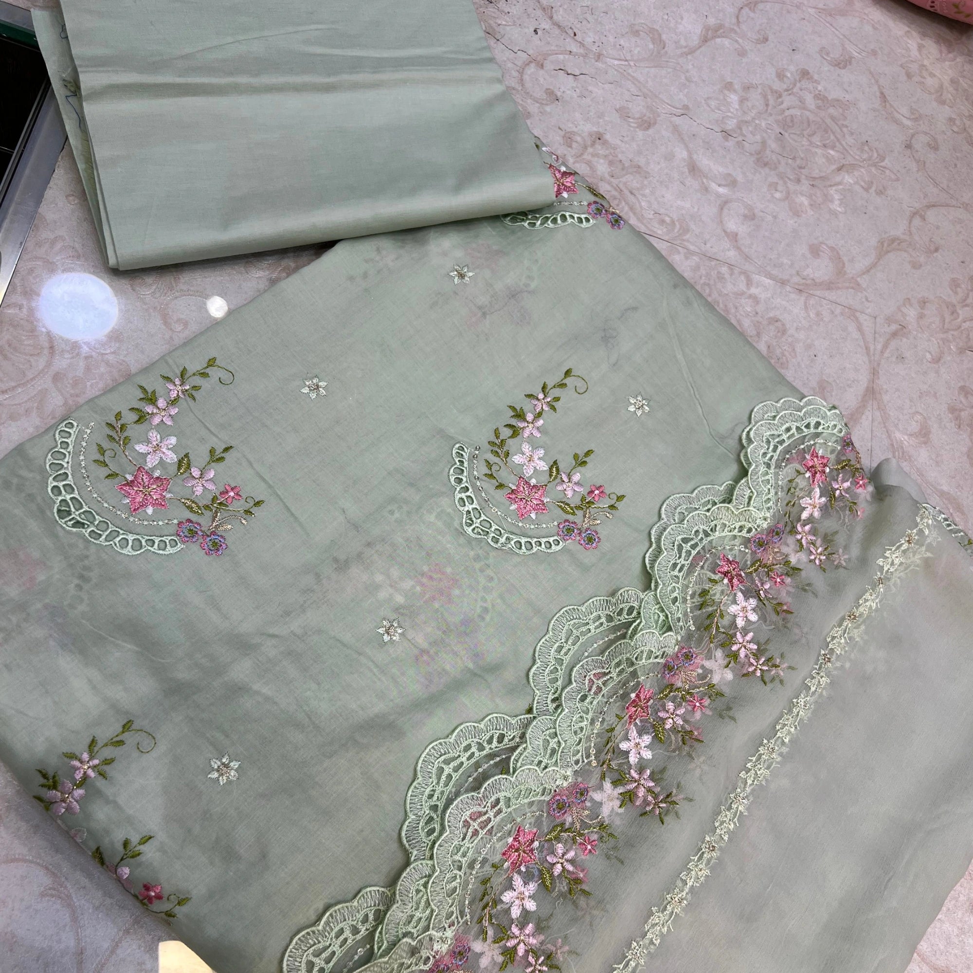 Mint-Ice Floral Embroidered 3Pc Unstitched Lawn Suit - Chiffon Dupatta