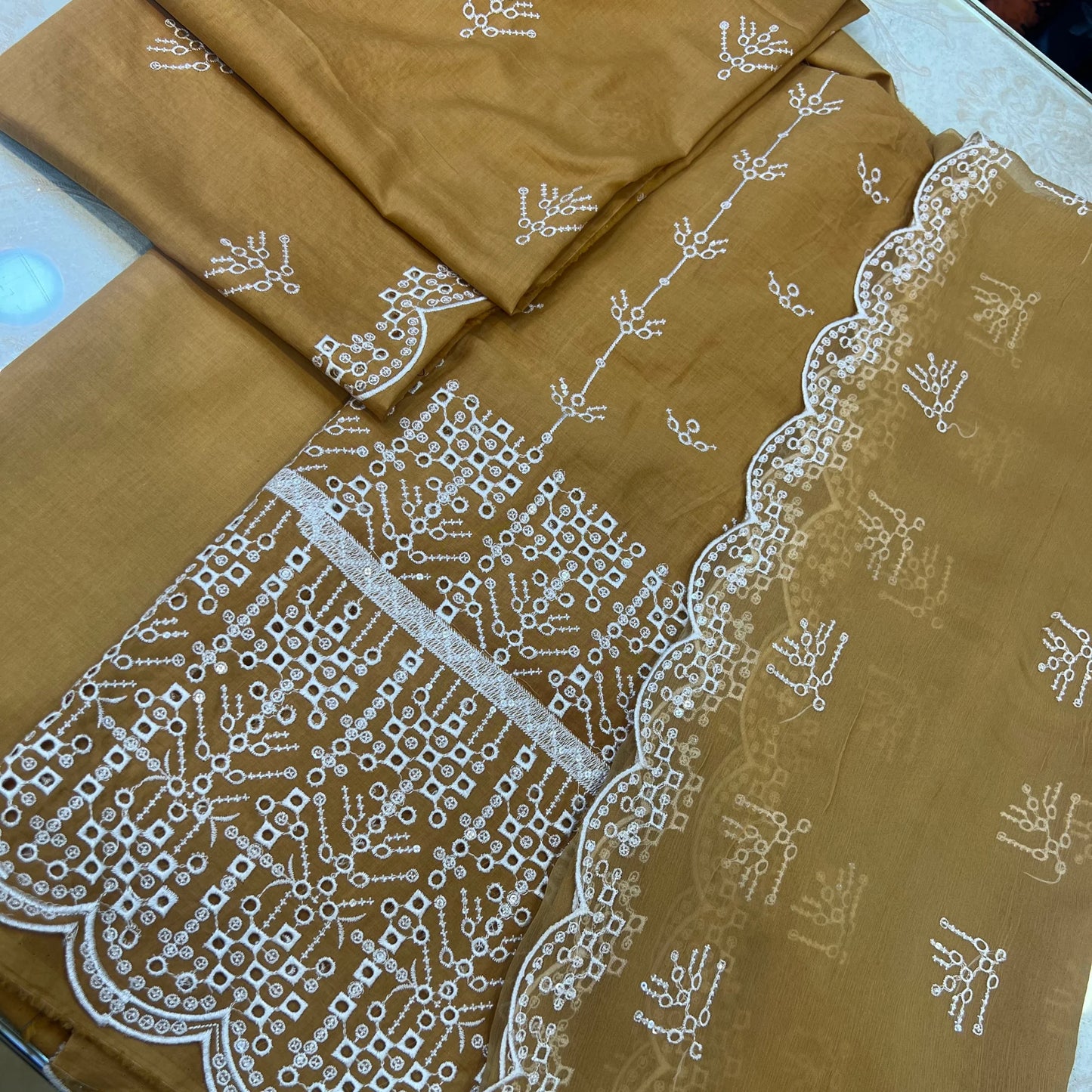 Golden Honey Embroidered Lawn Suit Chiffon Dupatta – 3pc Unstitched