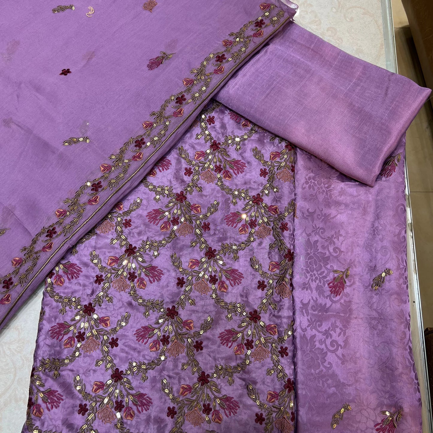 Lavender Royale – 3 Piece Unstitched Ambose Silk Suit