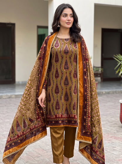 Classic Paisley Palachi Suit with Matching Silk Bottom